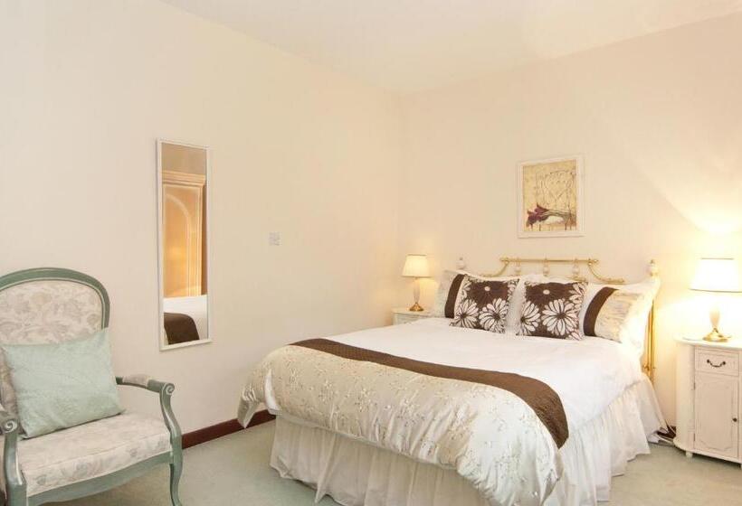 اتاق استاندارد با سرویس بهداشتی مشترک, Bankton House