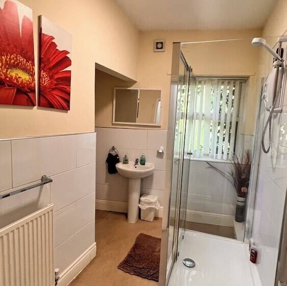 Quarto Estandar Banheiro Compartilhado, Castle Lodge Guest House 86 88 Sheil Rd L6 3af