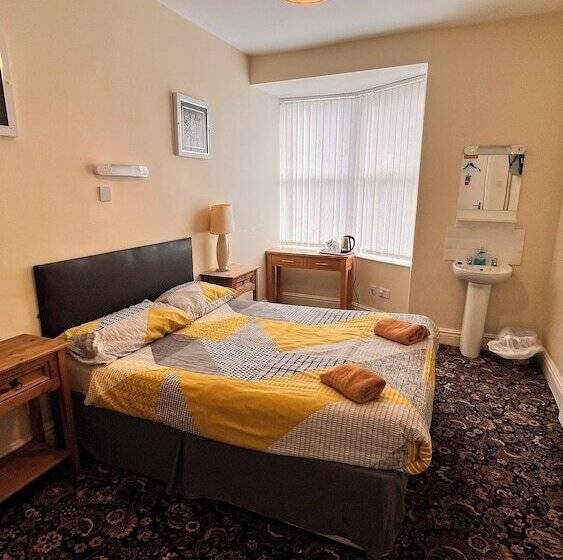 Quarto Estandar Banheiro Compartilhado, Castle Lodge Guest House 86 88 Sheil Rd L6 3af