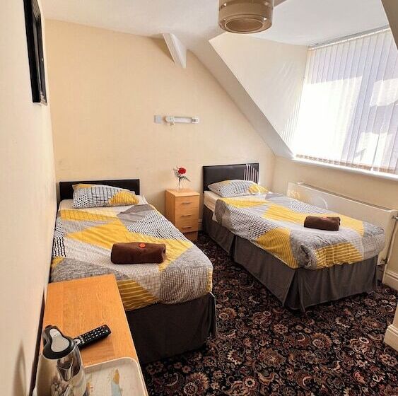 Quarto Estandar Banheiro Compartilhado, Castle Lodge Guest House 86 88 Sheil Rd L6 3af