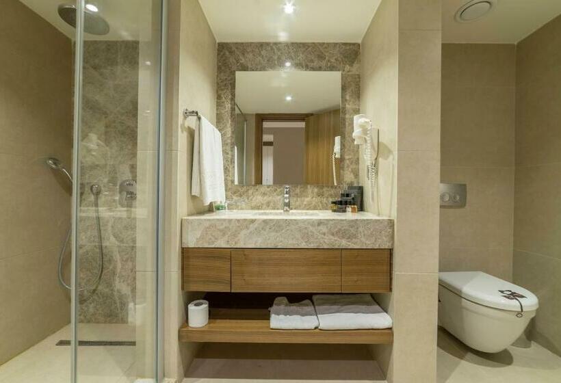 Люкс Кровать Кинг, Ramada by Wyndham Resort Kusadasi