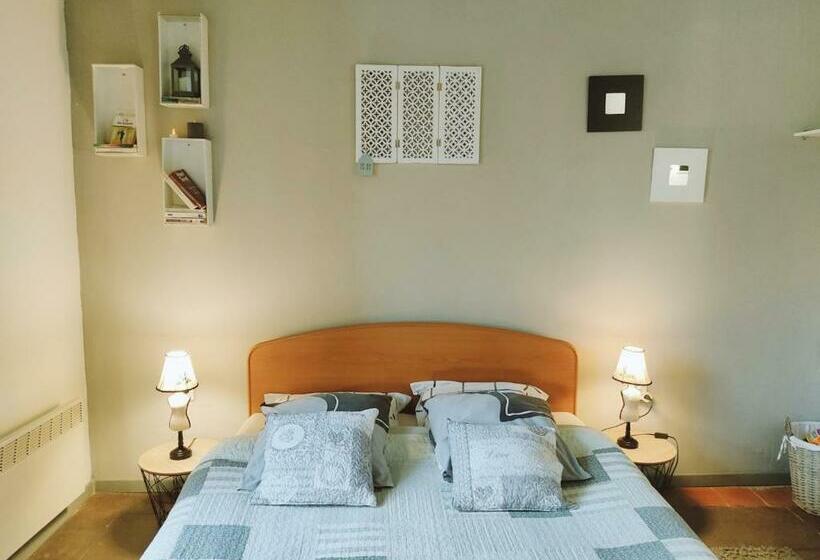 클래식 4인 룸, Chez Christy Chemin Des Dinots