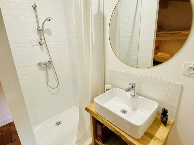 اتاق استاندارد چهار تخته, Le Moulin Du Vivier