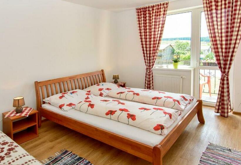 1 Bedroom Apartment Mountain View, Privát Slavkov