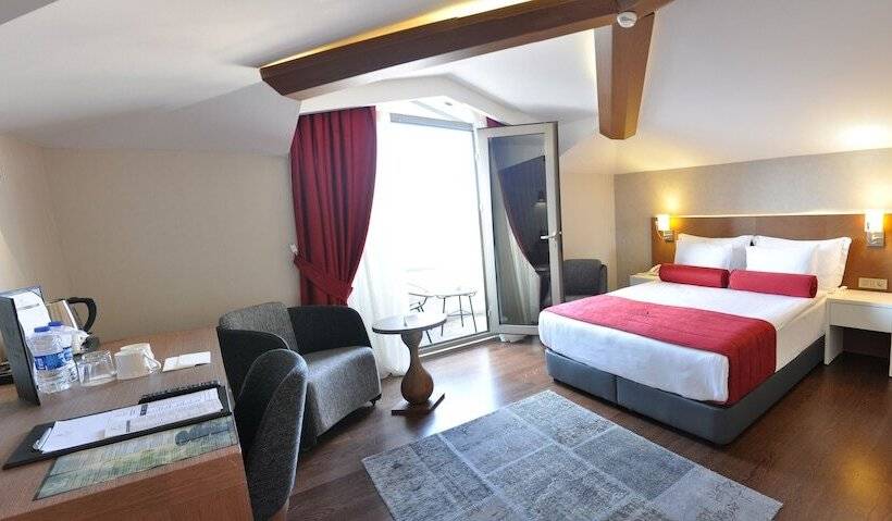 اتاق سوپریور با بالکن, Veyron Hotels & Spa