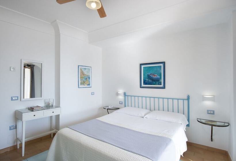 Номер Deluxe Вид на Море, Maresca Hotel Praiano