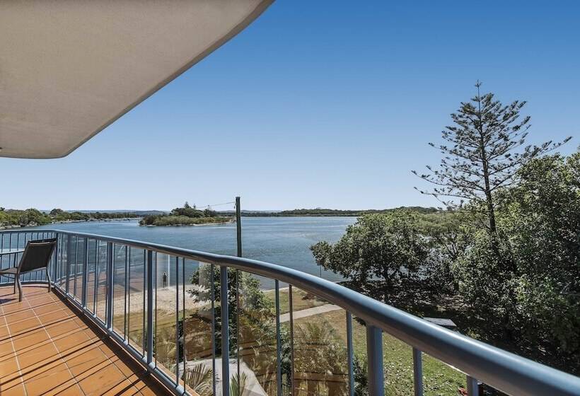 Апартаменты 2 Спальни, Reflections Holiday Apartments