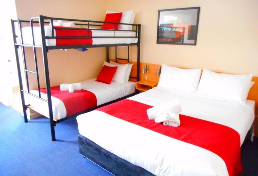 Семейный Номер, Townhouse Motel Cowra