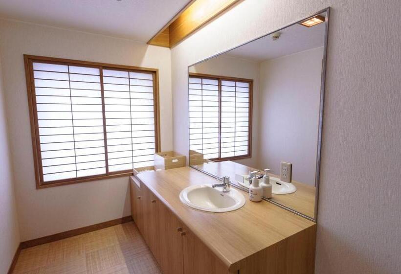 اتاق خانوادگی, Court Hotel Asahikawa