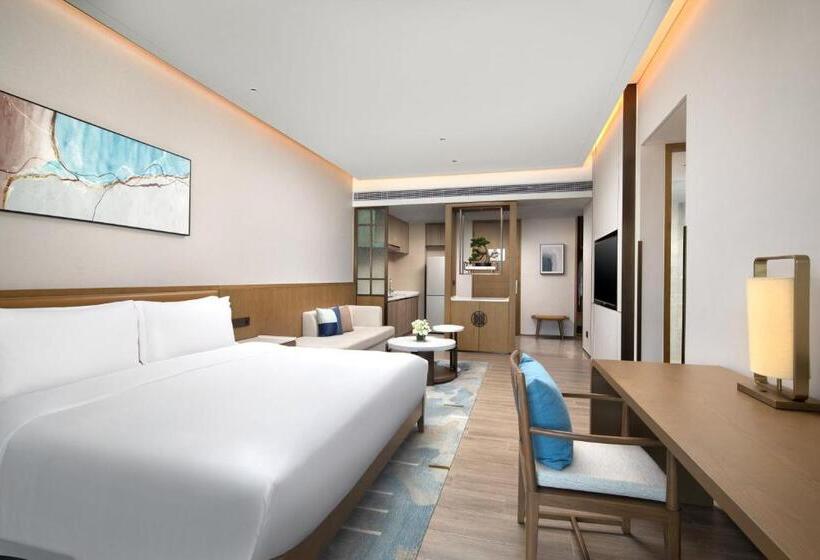 Люкс, Holiday Inn & Suites Sanya Yalong Bay, An Ihg