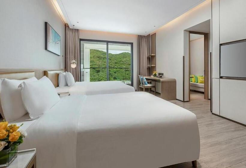 Люкс Вид на Горы, Holiday Inn & Suites Sanya Yalong Bay, An Ihg