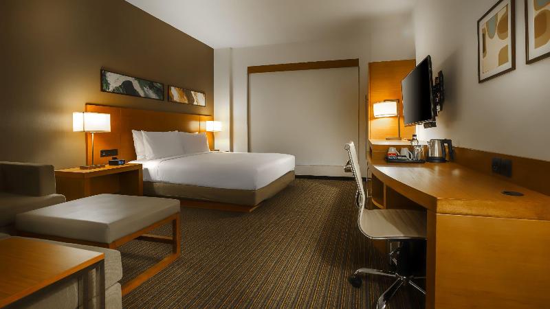 带大床的标准间, Hyatt Place Gurgaon Udyog Vihar