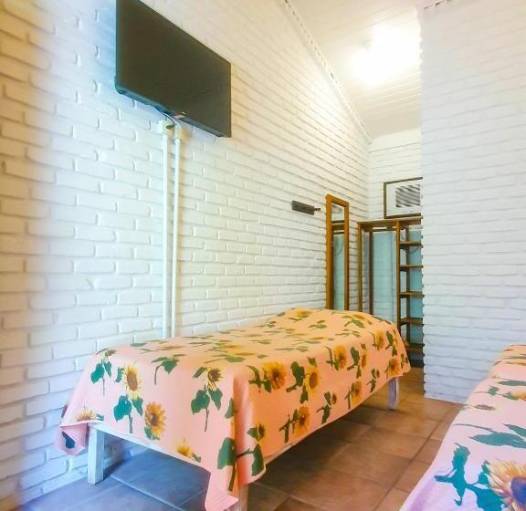 Quarto Triplo Estandar, Pousada Do Roballo
