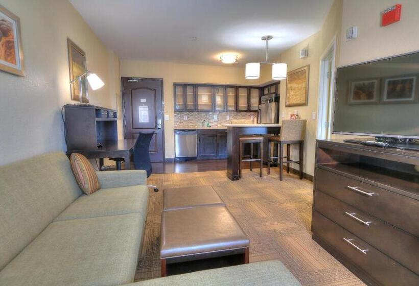 Номер Стандарт Кровать Кинг Адаптированный для Инвалидов, Staybridge Suites Knoxville West, An Ihg