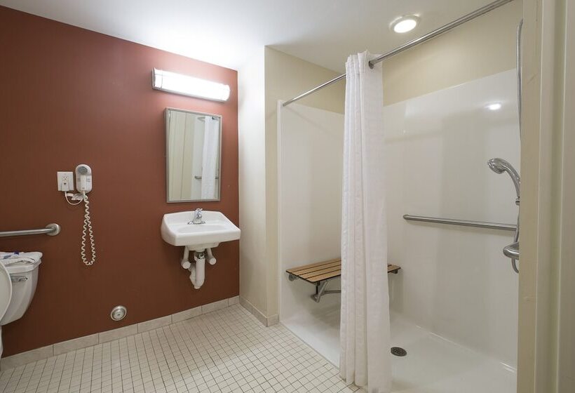 장애인용 디럭스룸, Red Roof Inn & Suites Philadelphia  Bellmawr
