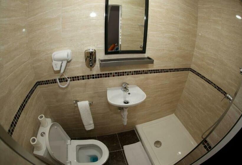Номер Стандарт, Heathrow Inn