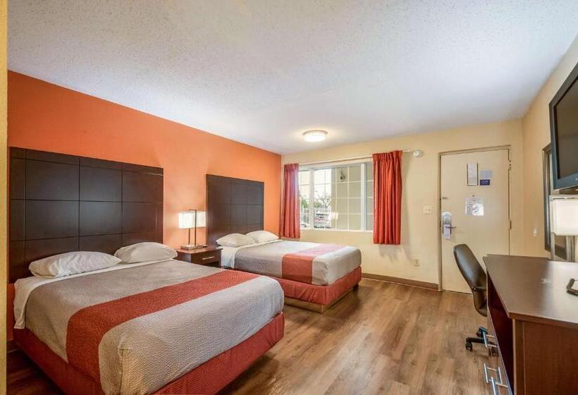 Habitación Cuádruple Economy, Motel 6 Washington Dc Convention Center