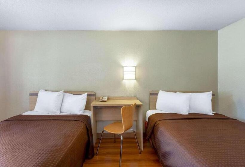 Номер Стандарт, Travelodge By Wyndham Essington / Philadelphia Airport