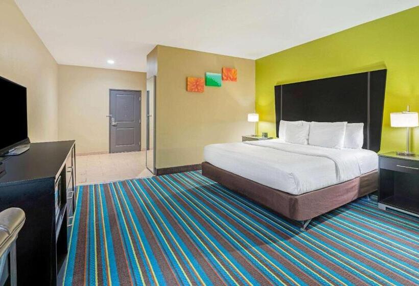 Номер Deluxe Кровать Кинг, La Quinta By Wyndham Muskogee