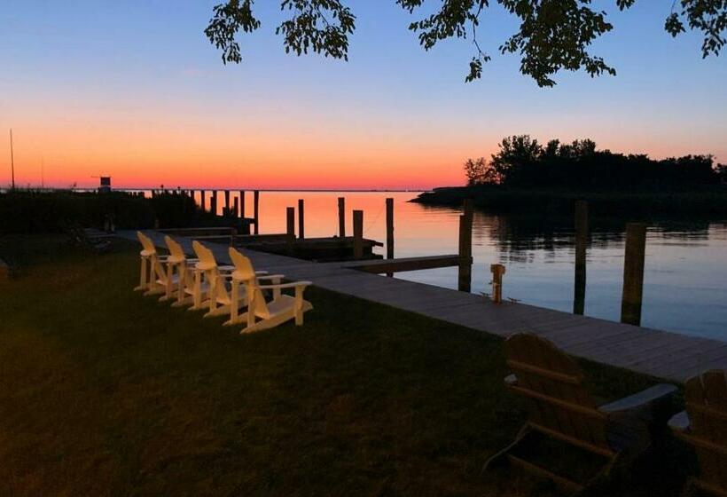 스탠다드 룸 킹사이즈 침대, The Tilghman Island Inn