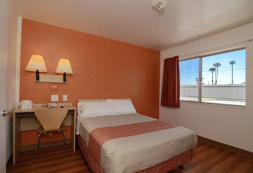 Номер Deluxe, Motel 6indio, Ca  Palm Springs