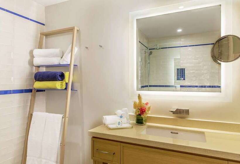 חדר סטנדרט עם מיטת קינג, The Cotton Sail Hotel, Tapestry Collection By Hilton