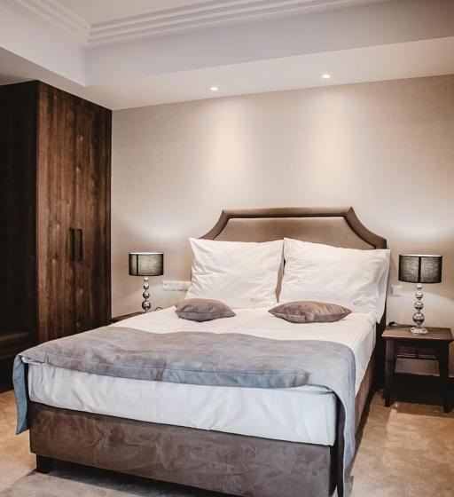 Quarto Estandar com Sacada, Pałac Uniejów