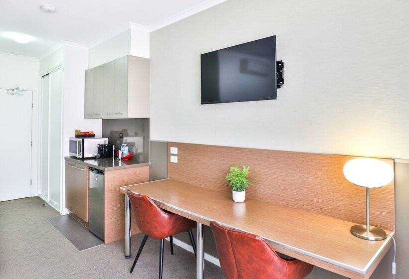 스탠다드 스튜디오, Indulge Apartments   Ontario