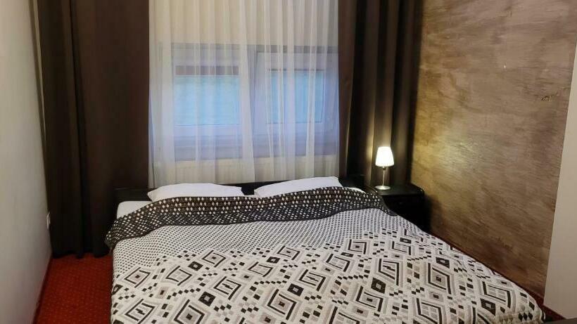 Номер Стандарт, Restauracja Hotel Graal