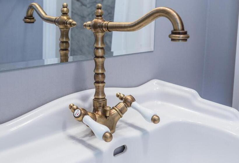 Quarto Deluxe Individual, Warsaw Concept