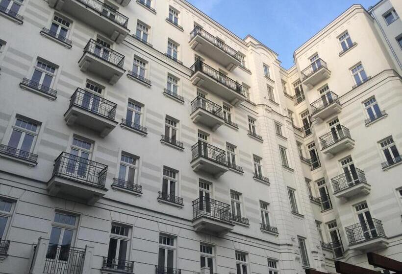 Quarto Deluxe Individual, Warsaw Concept
