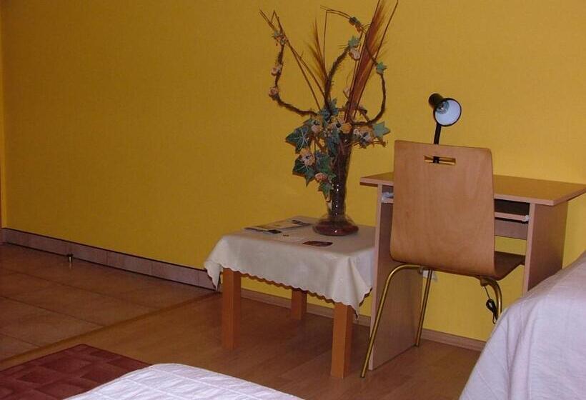 Quarto Triplo Estandar, Dom Gościnny Pod Brzozami
