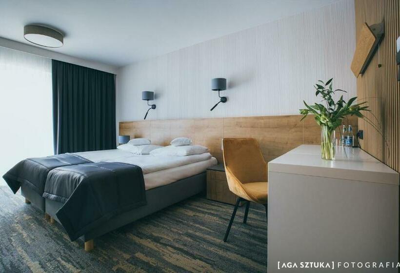 Номер Deluxe, Skalny