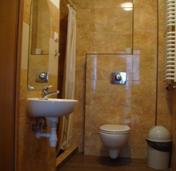 Кровать в Общей Комнате, Hostel Omega