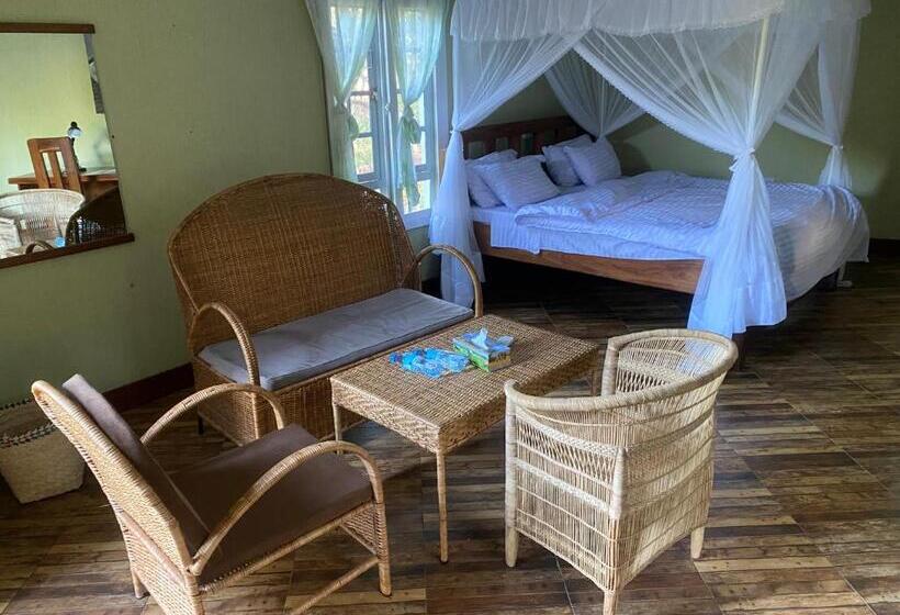 Номер Стандарт, Mwi Village House