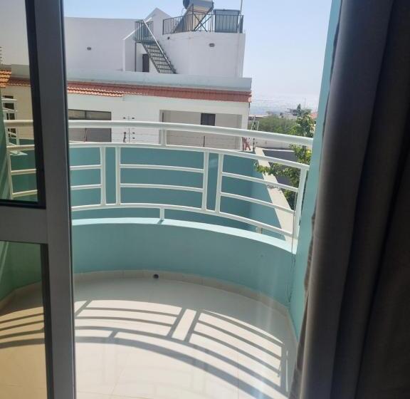 اتاق استاندارد سه نفره, Praia Guest House