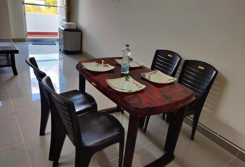 带大床的豪华间, Happy Holiday Inn Service Apartment