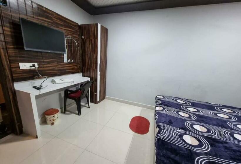 اتاق لوکس, Shanti Grand Inn
