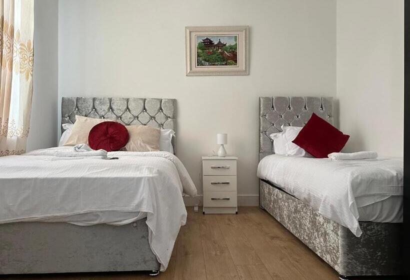 Семейный Номер Совместный Санузел, City Lodge Shadwell