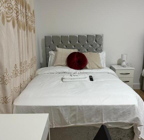 Номер Стандарт Совместная Ванная, City Lodge Shadwell