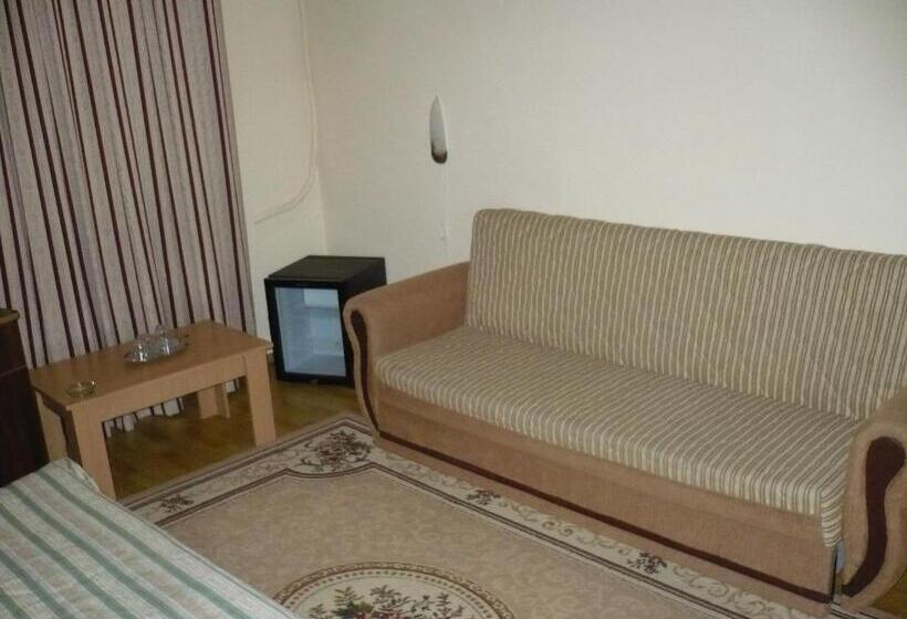 سوئیت راحتی, Regal
