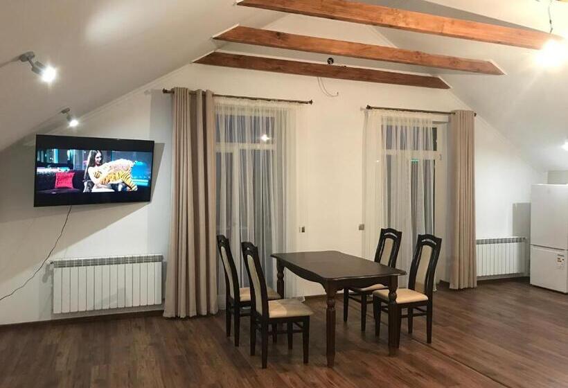 استودیوی لوکس, Cozy Apartments
