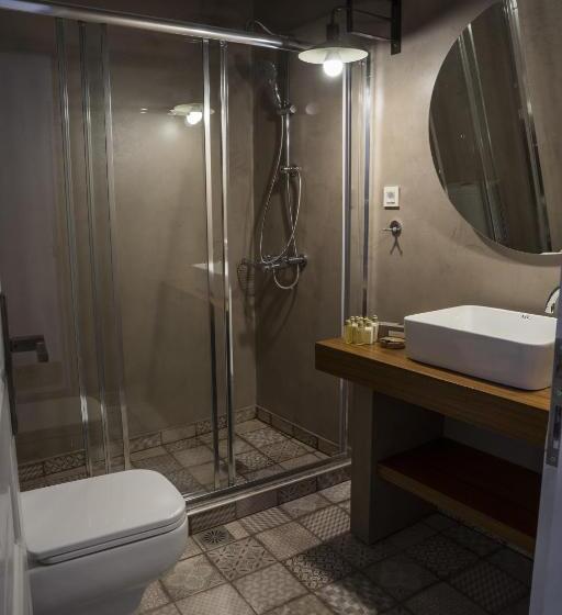 2 Bedroom Suite with Balcony, Elia Daliani