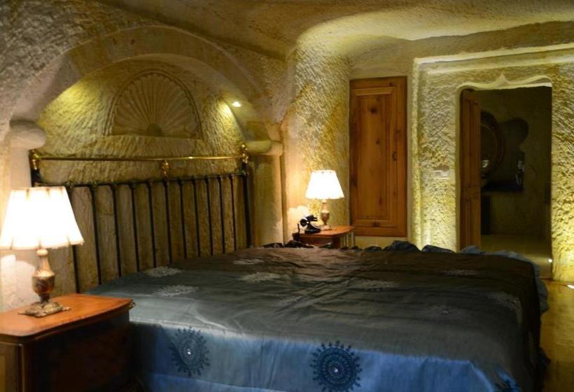 Camera Deluxe, Golden Cave Suites
