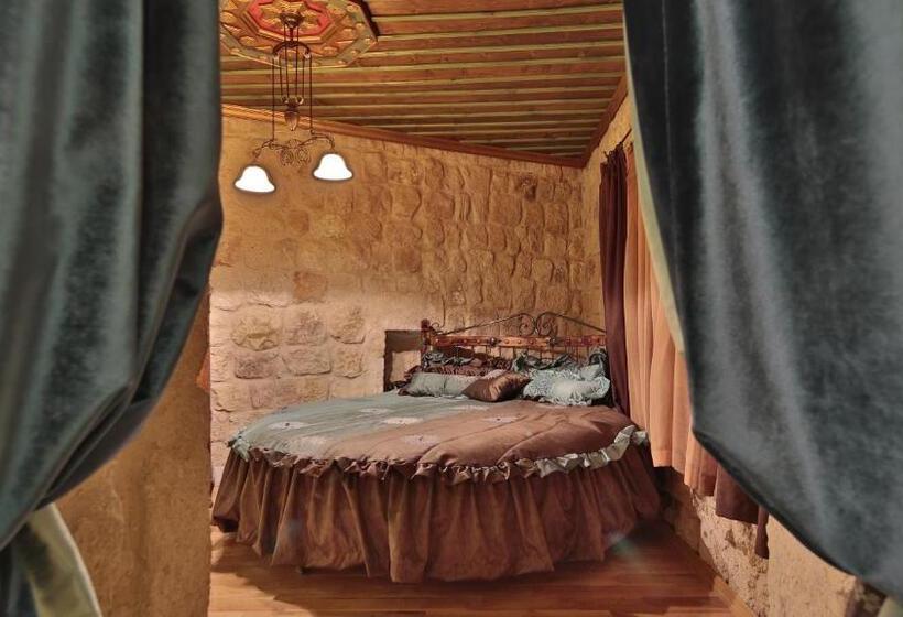 Королевский Люкс, Golden Cave Suites