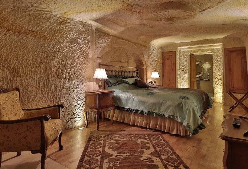 Camera Deluxe, Golden Cave Suites