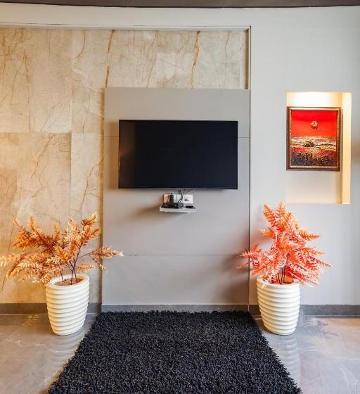 Suite, Pal Heights