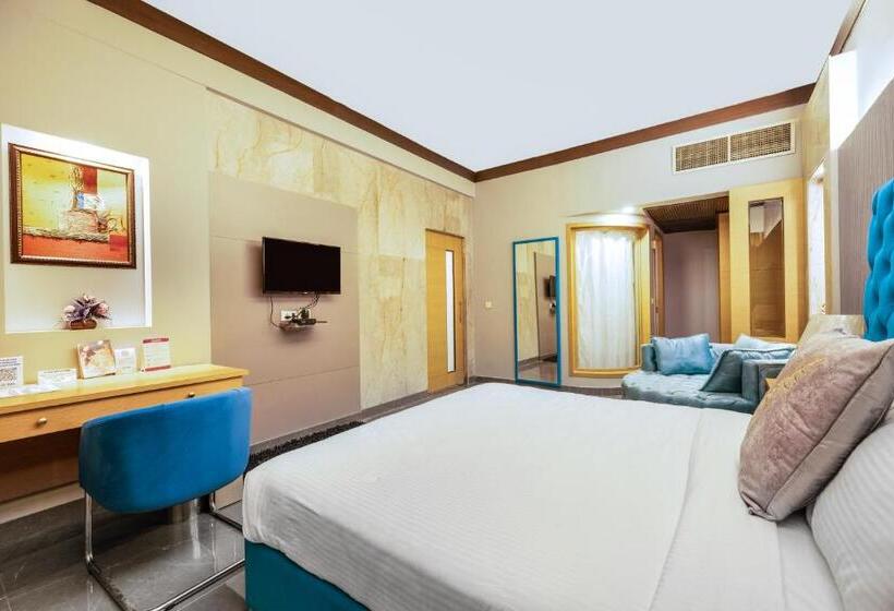 Suite, Pal Heights