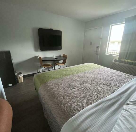 Номер Deluxe Кровать Кинг, Motel 6wichita, Ks  Airport