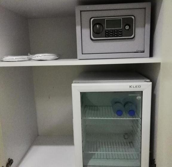 اتاق استاندارد, Just Inn